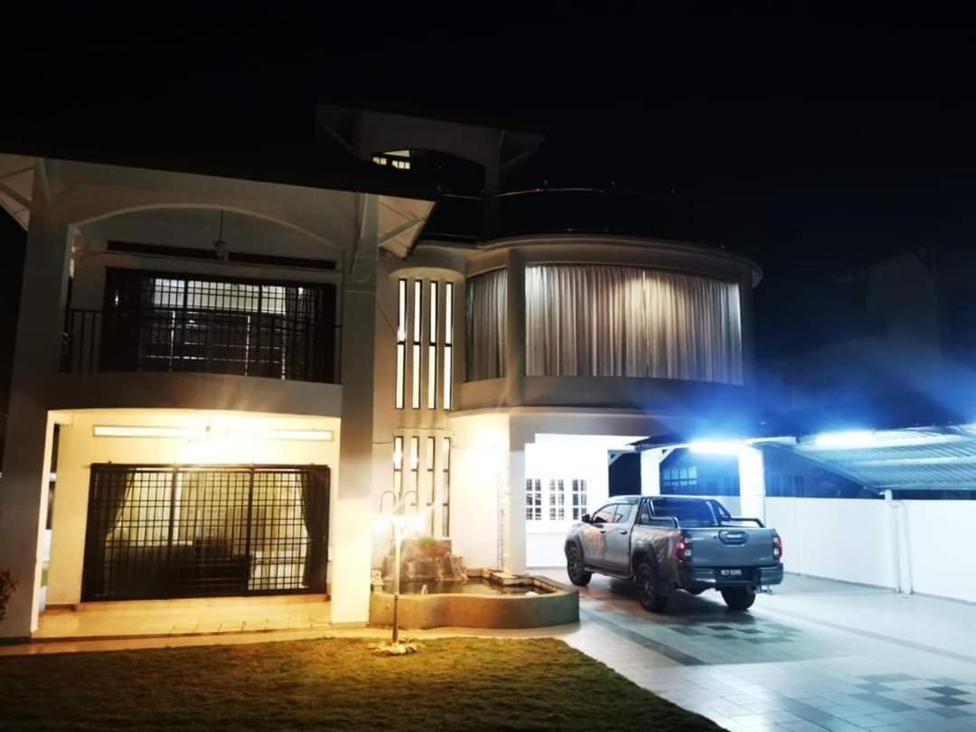 Prairie Villa Homestay Lumut Luaran gambar